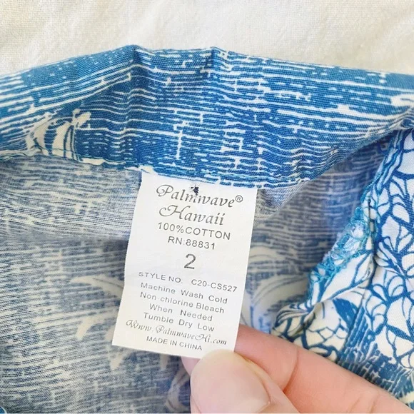 Palmwave Hawaii • Boys Aloha Button Down Shirt in Vintage Blue Pineapple - Picture 4 of 4